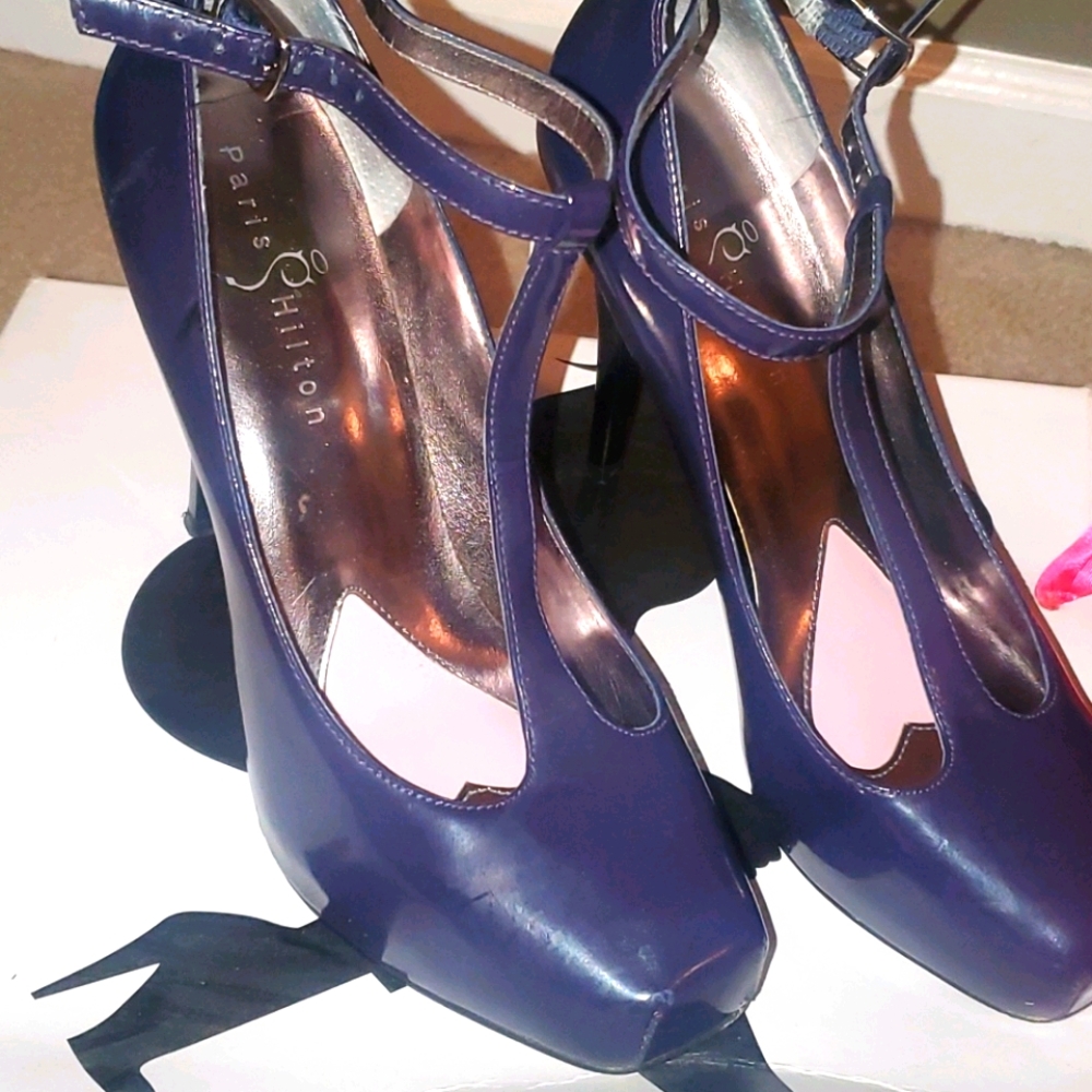 Super cute purple heels 💜